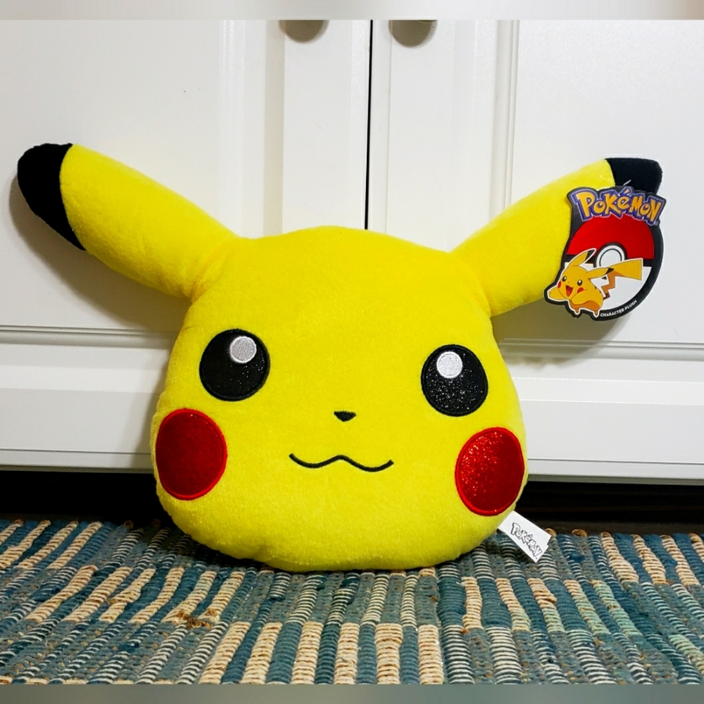 NWT Pokémon Pikachu 8" Character Face Plush